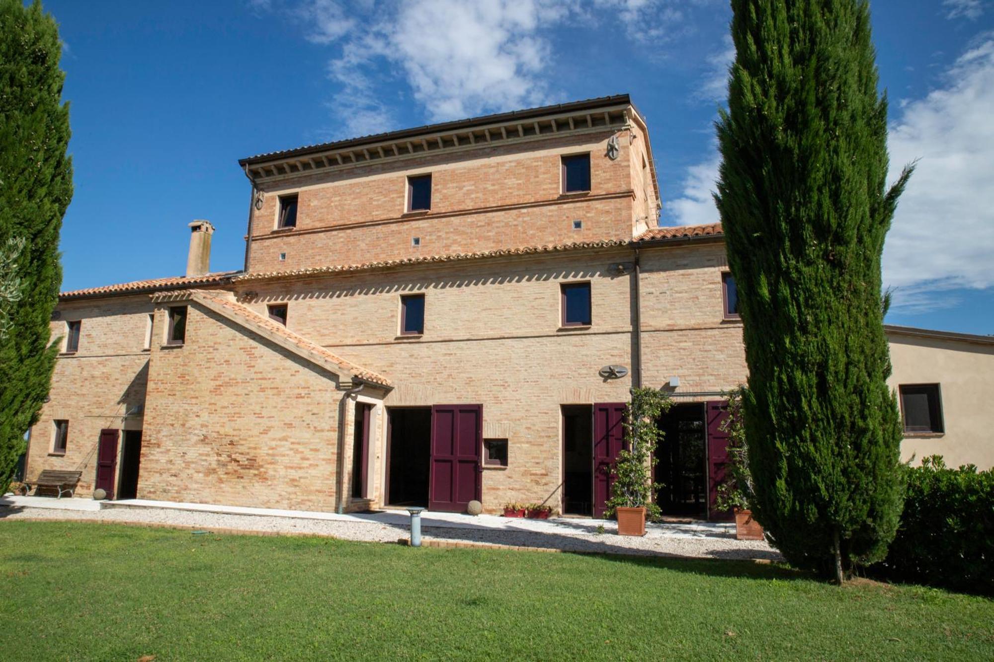 Casali Marchigiani - Ville Vacanza Private Con Piscina Ostra Eksteriør bilde